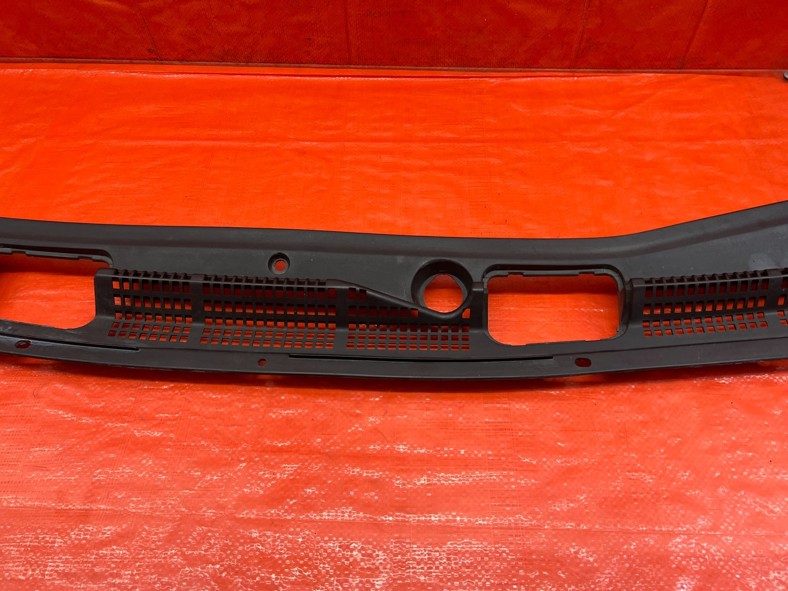 98 02 HONDA ACCORD   WINDSHIELD WIPER COWL TRIM PLASTIC   OEM FACTORY #1676