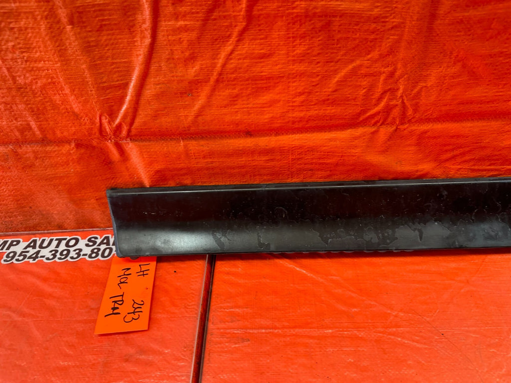 88 89 HONDA CRX   LEFT   LOWER DOOR MOLDING TRIM INSERT LINER LINING OEM #2437