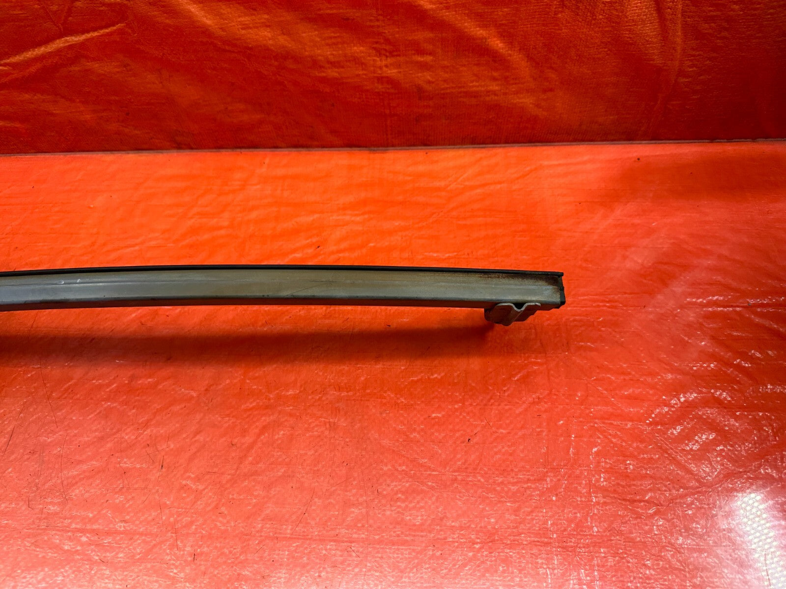 08 15 INFINITI G37 COUPE & CONVERTIBLE DRIVER LEFT DOOR GLASS CORNER SUPPORT 2321