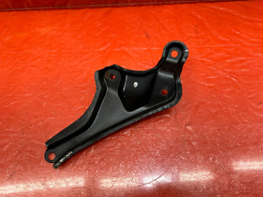 97 01 HONDA PRELUDE   LEFT   FRONT SUB FRAME STEERING RACK BRACKET STIFFENER 2107