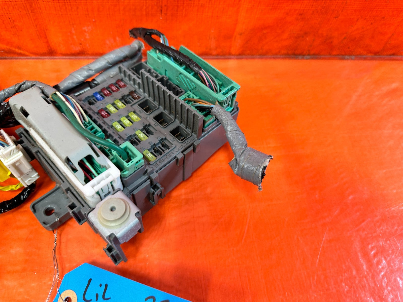 09 10 ACURA TSX 6 SPEED   INTERIOR CABIN UNDER DASH FUSE BOX PANEL LEFT SIDE 3212