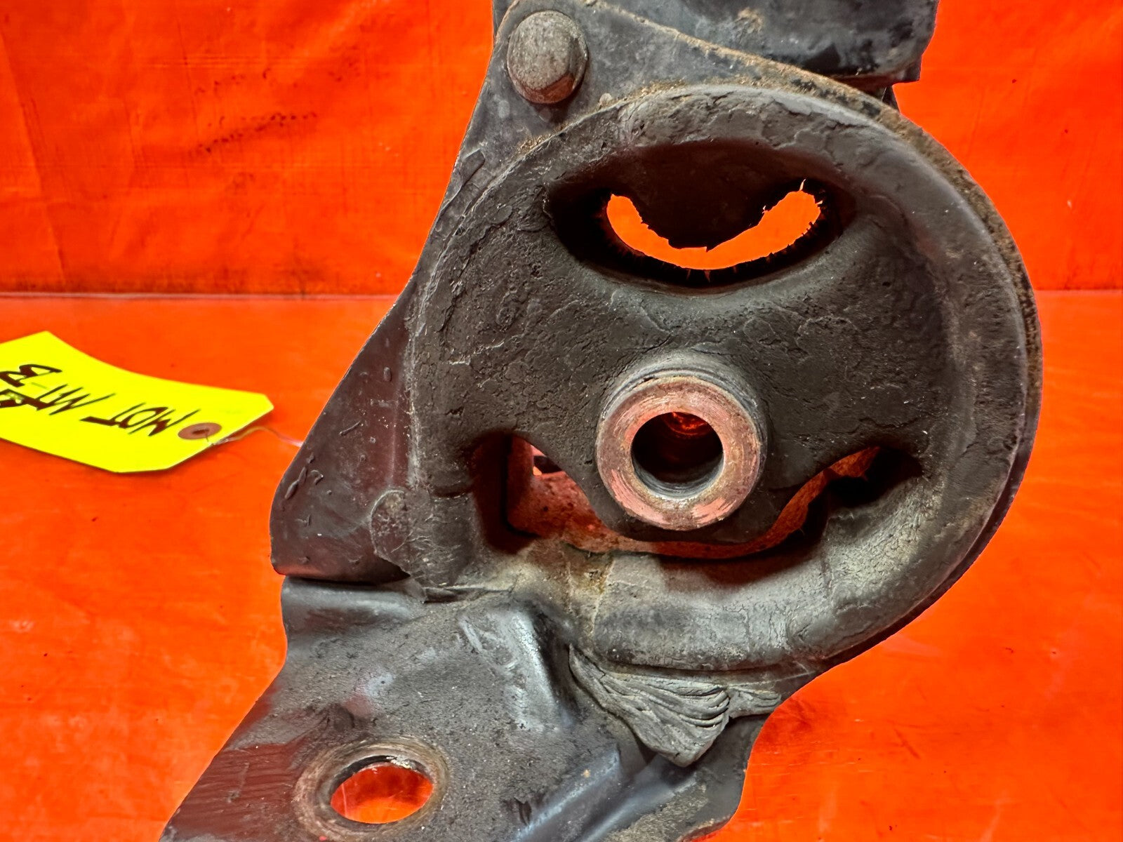 93 97 HONDA DEL SOL   92 95 CIVIC   UPPER MANUAL TRANSMISSION MOUNT OEM #2723