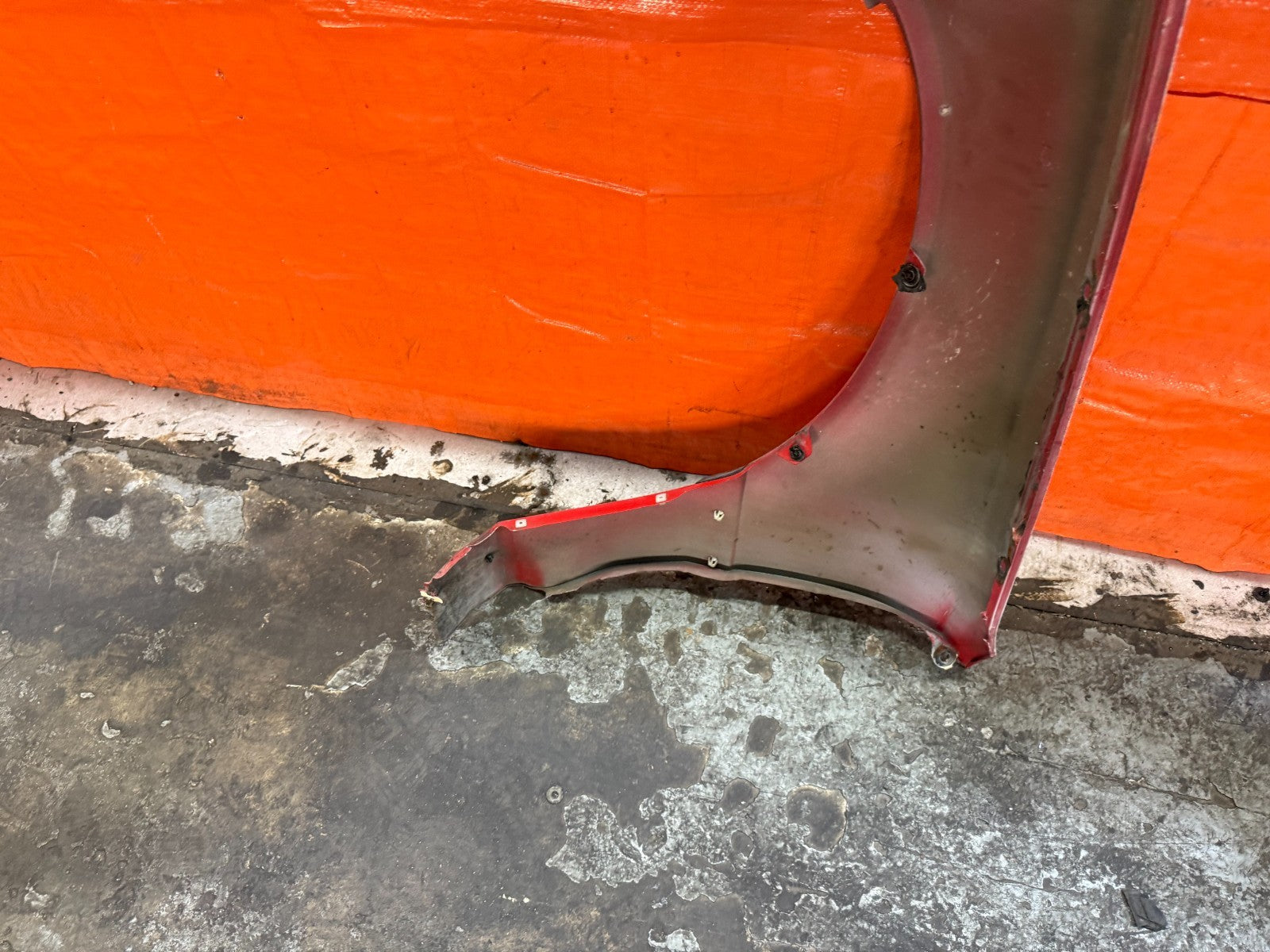 90 91 HONDA CIVIC HATCHBACK   FENDER   PASSENGER RIGHT SIDE FENDER   OEM 32511