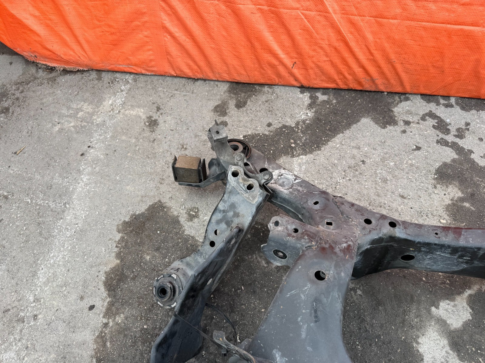 08 15 INFINITI G37 COUPE & CONVERTIBLE   REAR SUBFRAME CROSSMEMBER K FRAME   32020