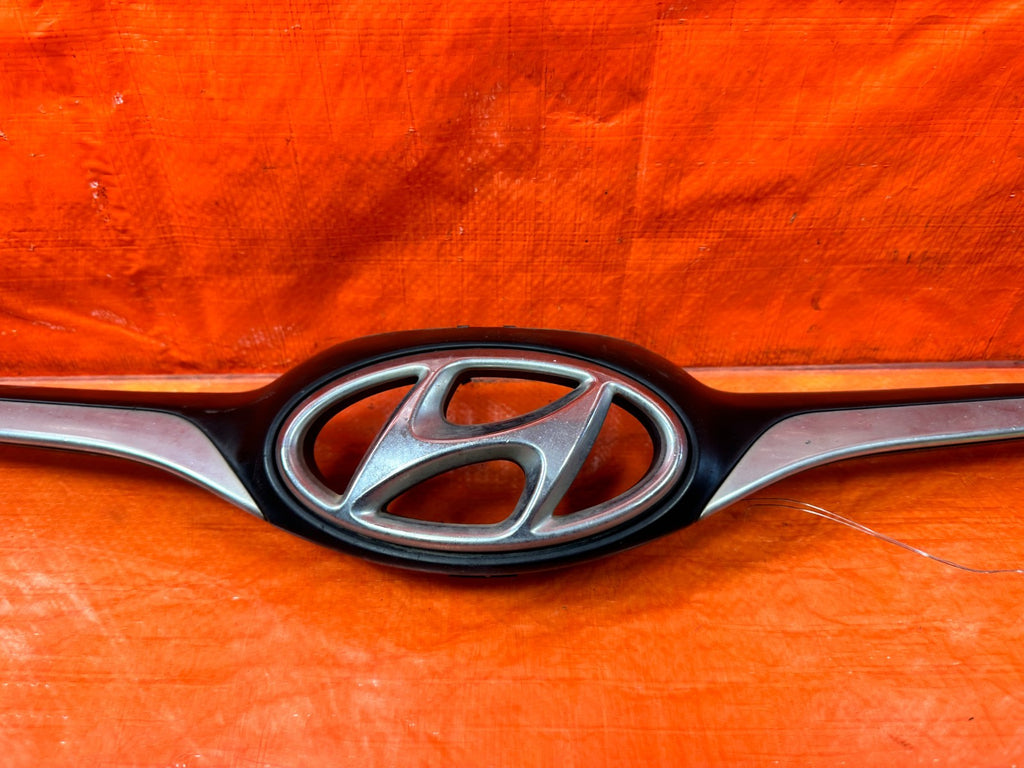 13 16 HYUNDAI GENESIS COUPE   FRONT GRILLE W/ TRIM   OEM #2993