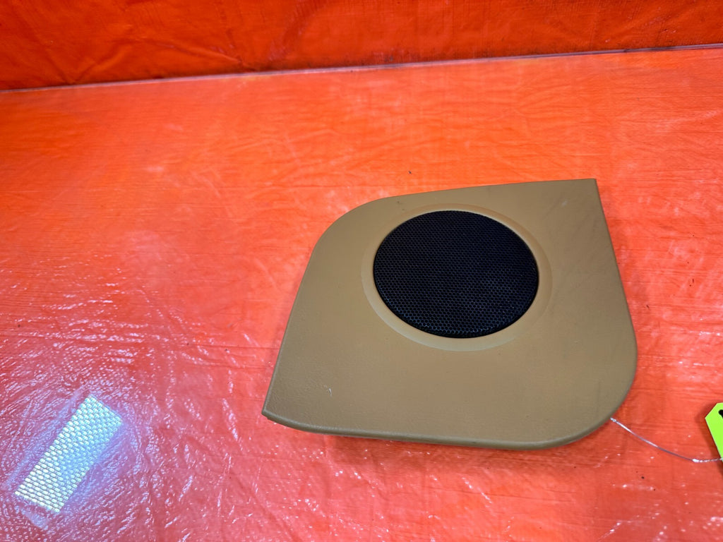 90 97 MAZDA MX 5 MIATA   PASSENGER RIGHT DOOR PANEL SPEAKER TRIM   OEM #2677