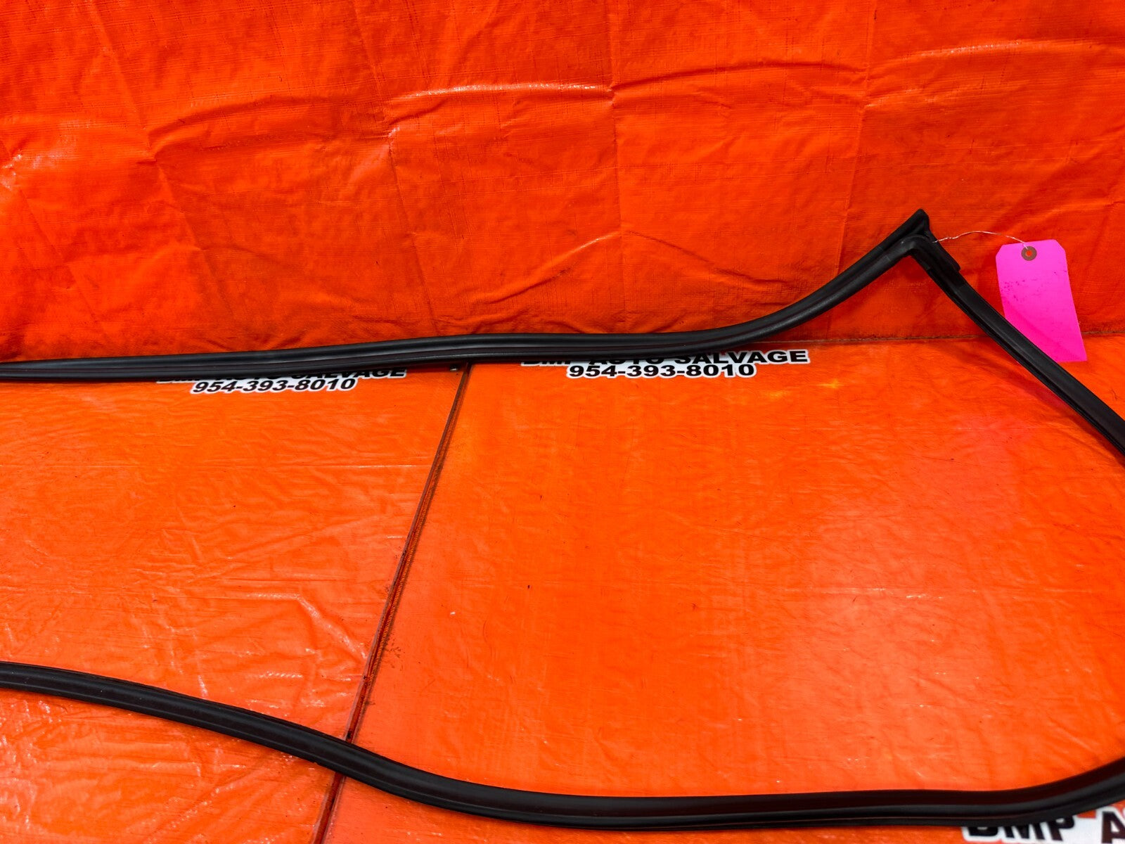 02 05 HONDA CIVIC SI EP3 HATCH   RIGHT   DOOR WEATHER STRIP TRIM SEAL GASKET 2585