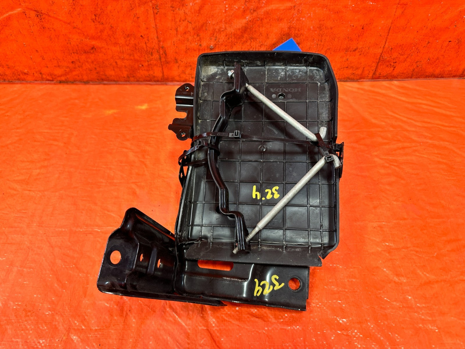 18 22 HONDA ACCORD 1.5L   BATTERY TRAY W/ LINER AND HARDWARE   COMPLETE OEM 3244