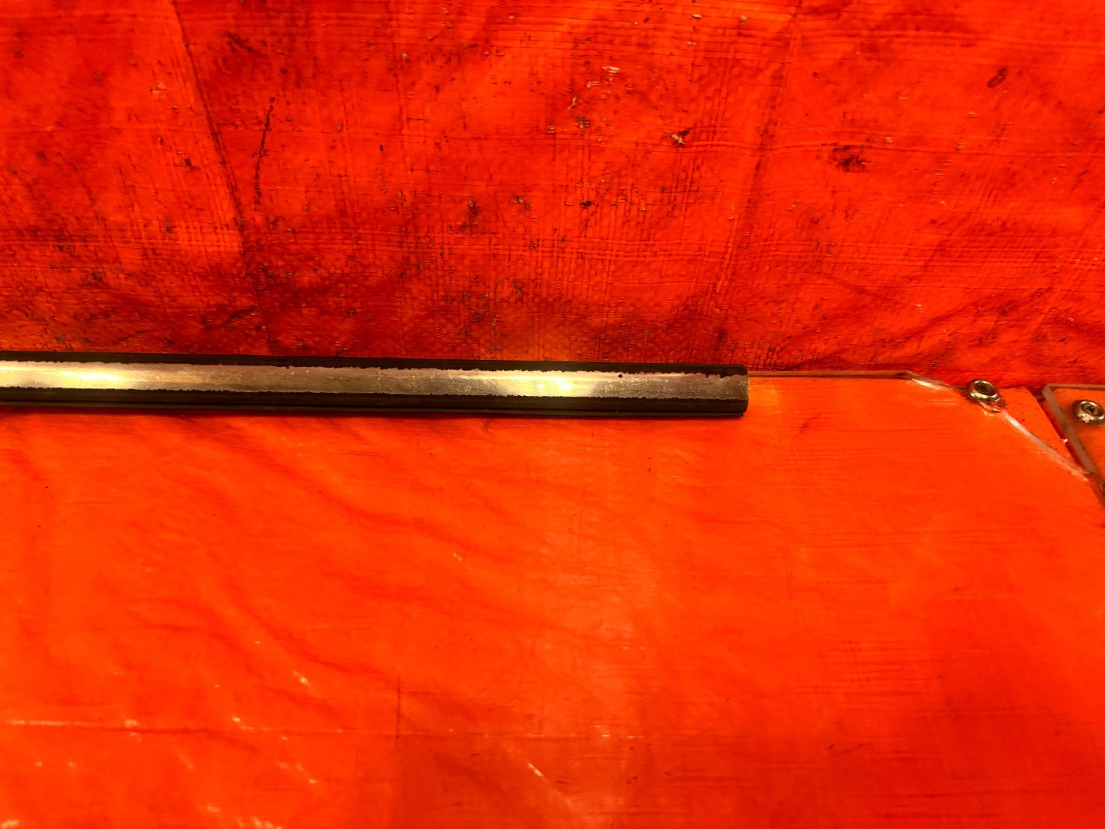02 05 HONDA CIVIC SI EP3 HATCH   RIGHT FRONT EXTERIOR WINDOW GLASS TRIM OEM #21315