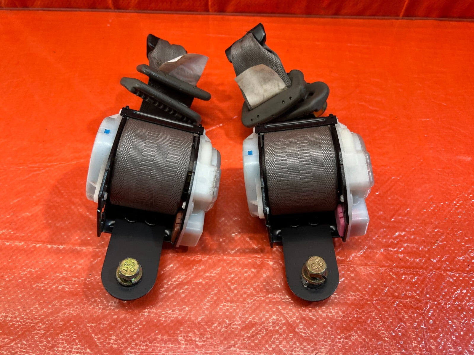 02 06 ACURA RSX TYPE S & BASE   REAR SEAT BELT SET LEFT RIGHT   TAN   OEM #1495