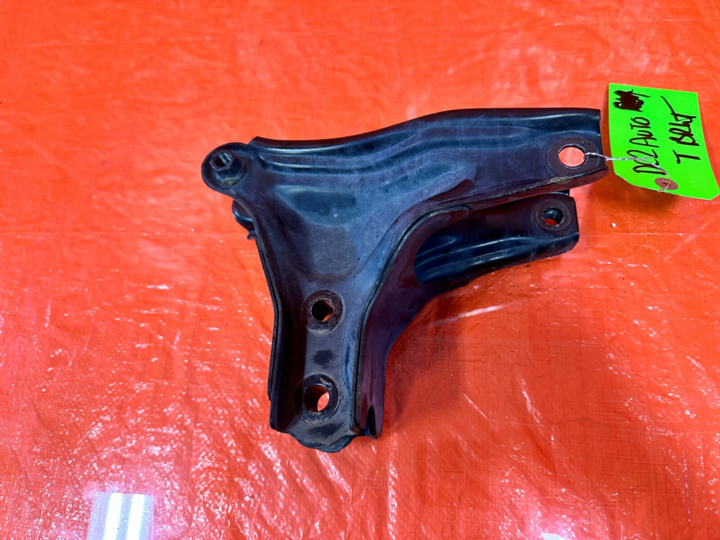 94 01 ACURA INTEGRA   AUTOMATIC   REAR TRANSMISSION BRACKET   OEM #2685
