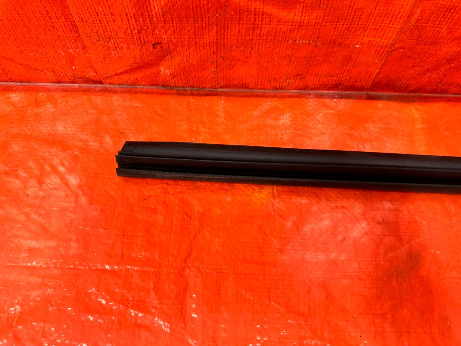 04 08 ACURA TSX   DRIVER LEFT REAR   INTERIOR INSIDE GLASS TRIM SEAL OEM 2913