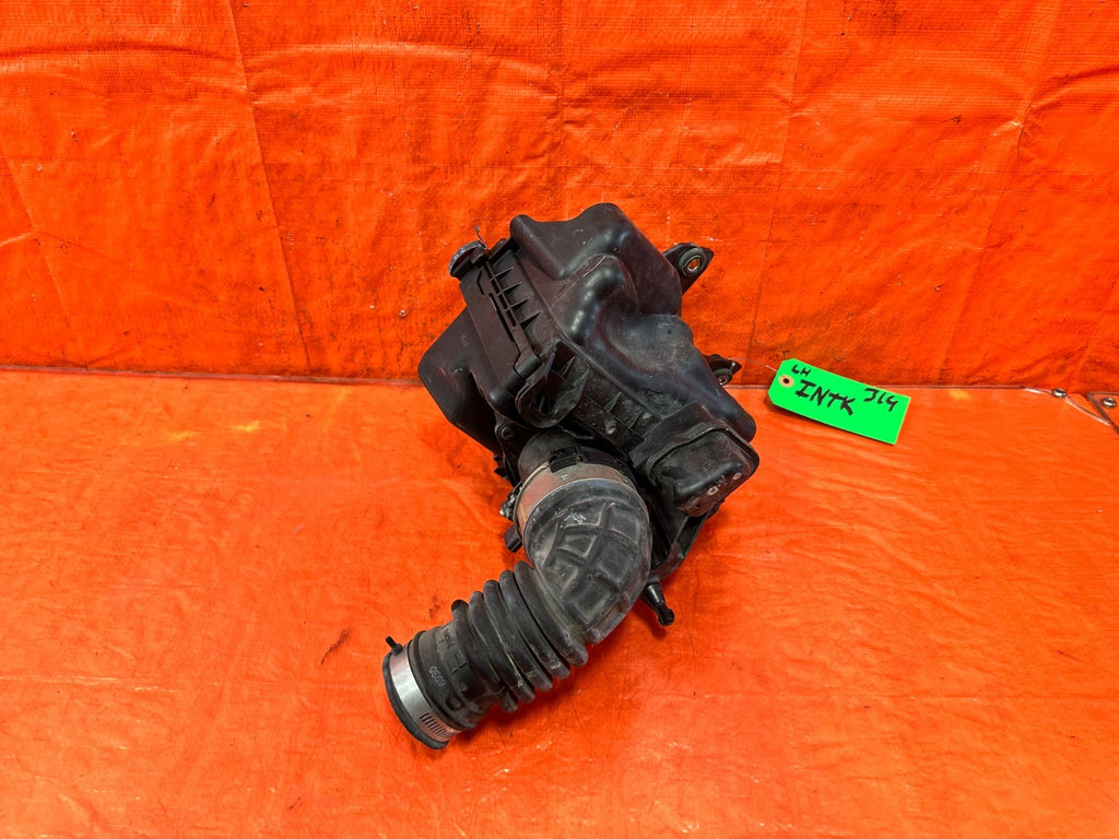 16 24 INFINITI Q50   3.0L   VR30DDTT   DRIVER LEFT TURBO AIR INTAKE AIR BOX1