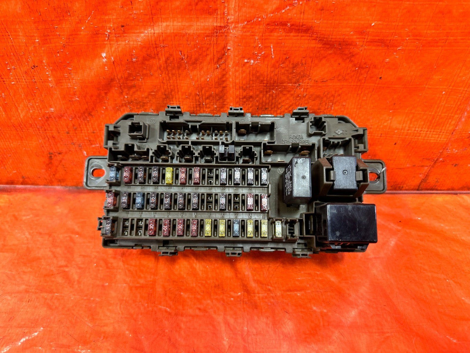 97 01 HONDA CR V CRV   INTERIOR UNDER DASHBOARD   FUSE BOX PANEL OEM FACTORY 3010