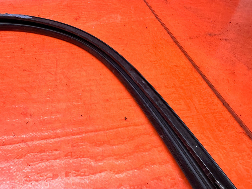 92 96 HONDA PRELUDE RIGHT DOOR WEATHERSTRIP SEAL OEM #33214