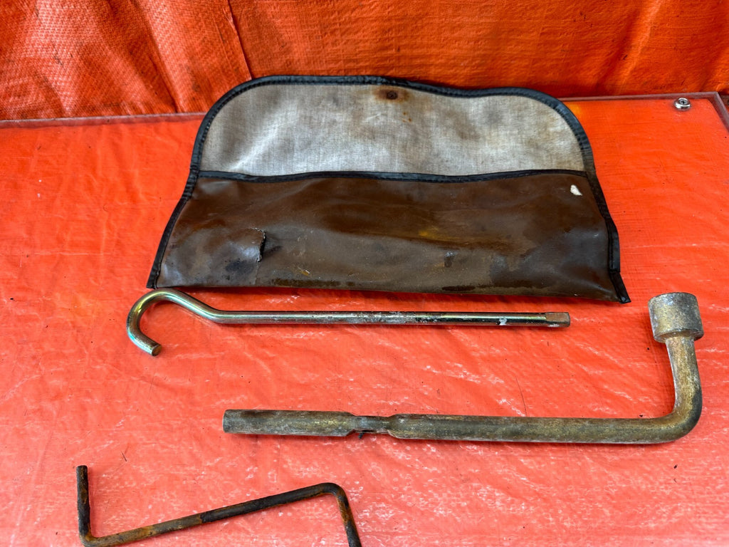 02 06 ACURA RSX   SCISSOR JACK TOOLS AND POUCH   TOOLS ONLY   NO JACK   OEM 2404