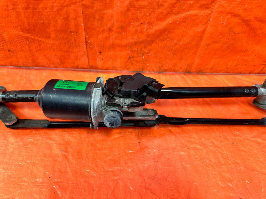 10 16 HYUNDAI GENESIS COUPE WINDSHIELD WIPER MOTOR W/ LINKAGE COMPLETE OEM 2996