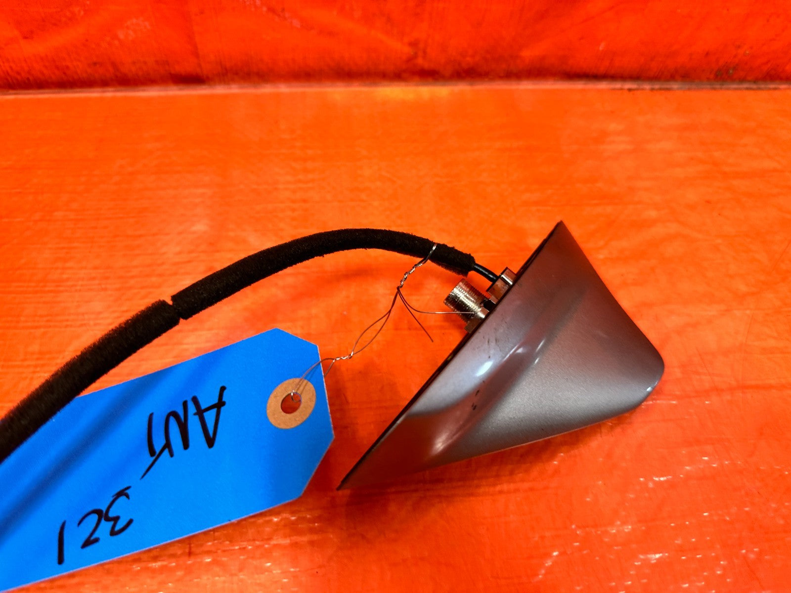 09 10 ACURA TSX   FACTORY ROOF ANTENNA SHARK FIN ASSEMBLY   SILVER COLOR OEM 3216