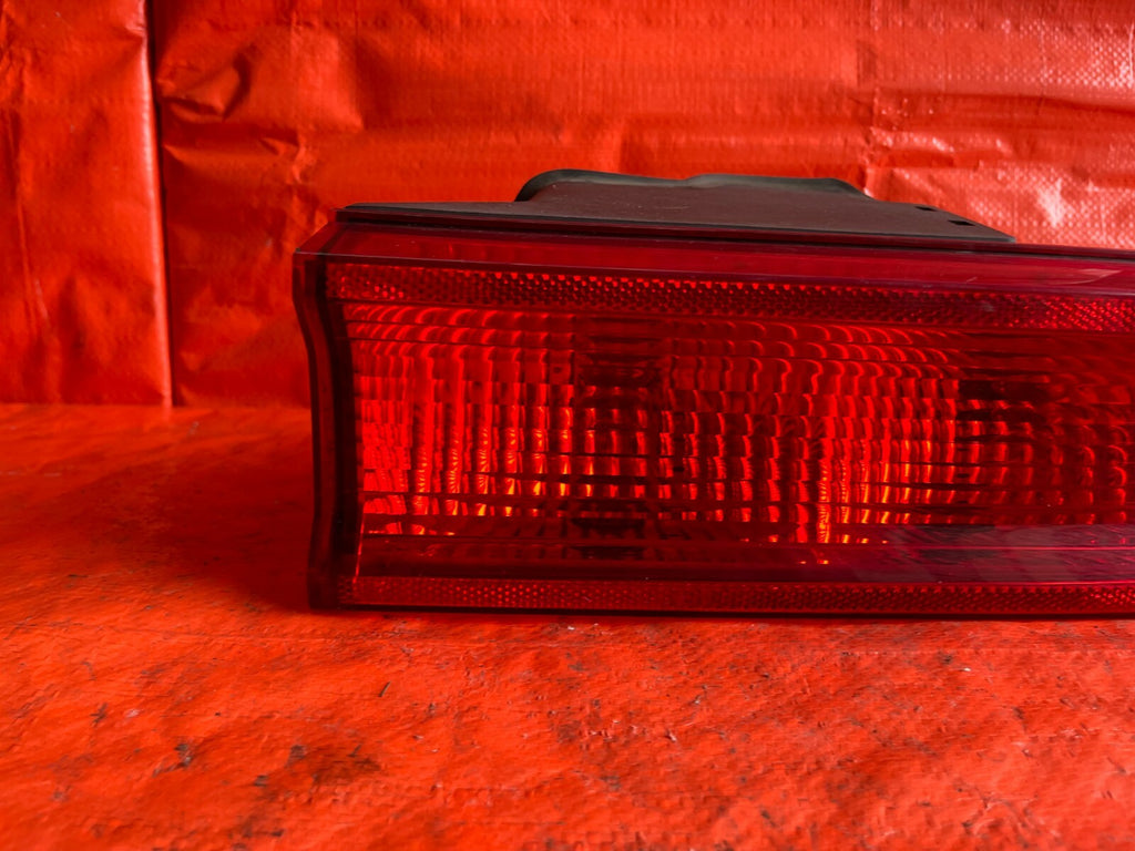 08 14 DODGE CHALLENGER   PASSENGER RIGHT OUTER QUARTER PANEL   TAIL LIGHT LAMP6