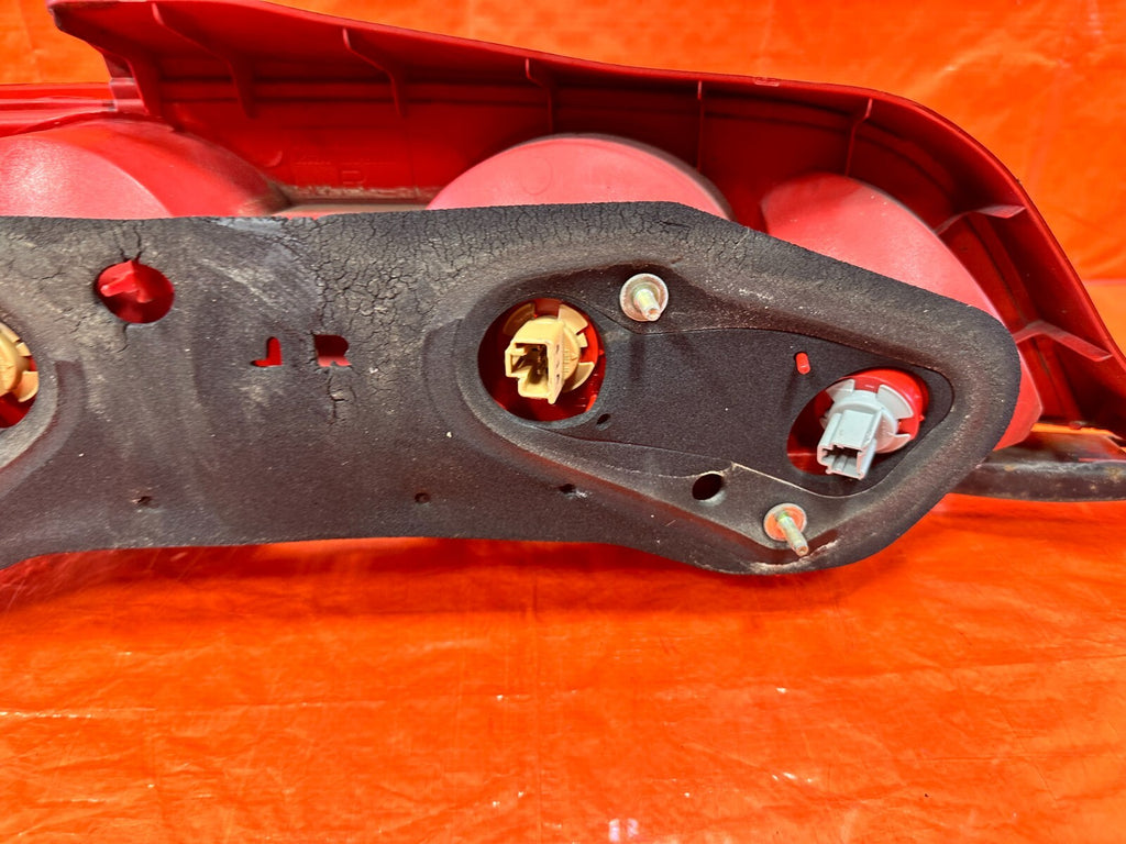 02 04 ACURA RSX   PASSENGER RIGHT TAIL LIGHT LAMP & BRACKET OEM FACTORY   #27119