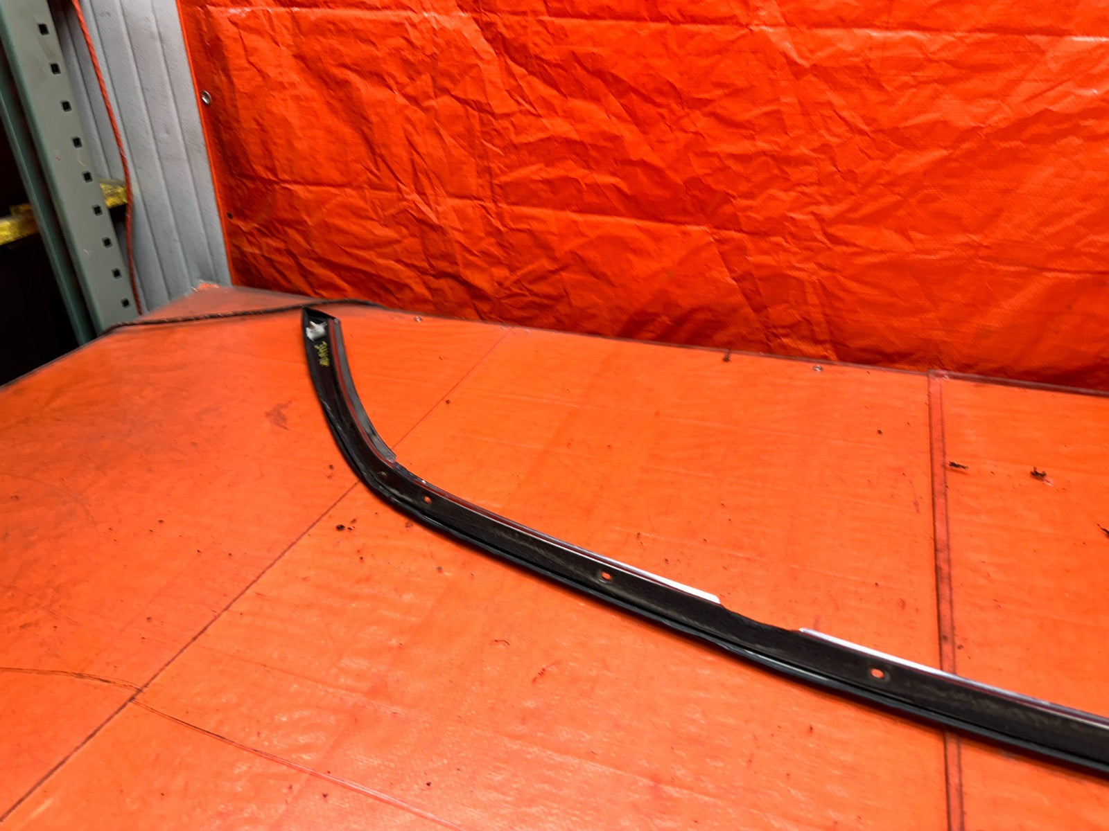 94-01 ACURA INTEGRA 4D RIGHT PASSENGER ROOF GLASS TRIM DRIP RETAINER OEM #34020