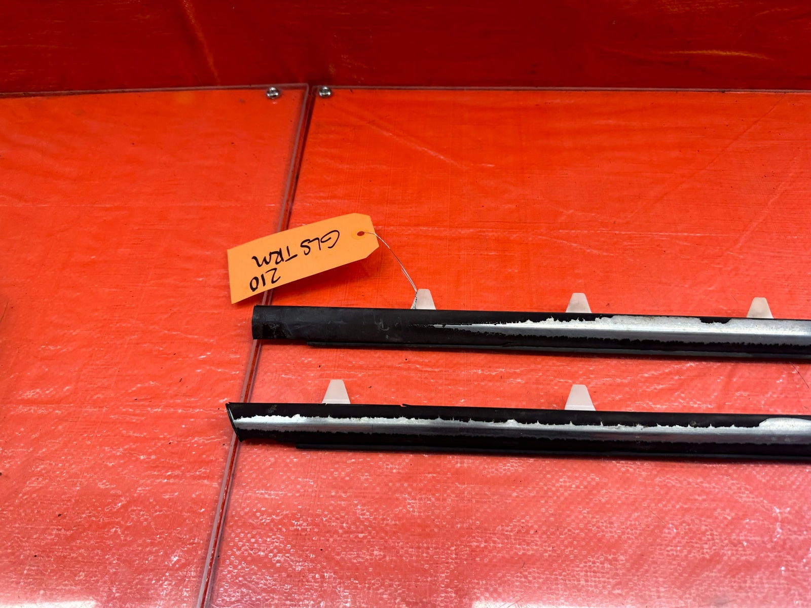 97 01 HONDA PRELUDE   EXTERIOR DOOR WINDOW GLASS TRIM SET LEFT RIGHT   OEM #2109