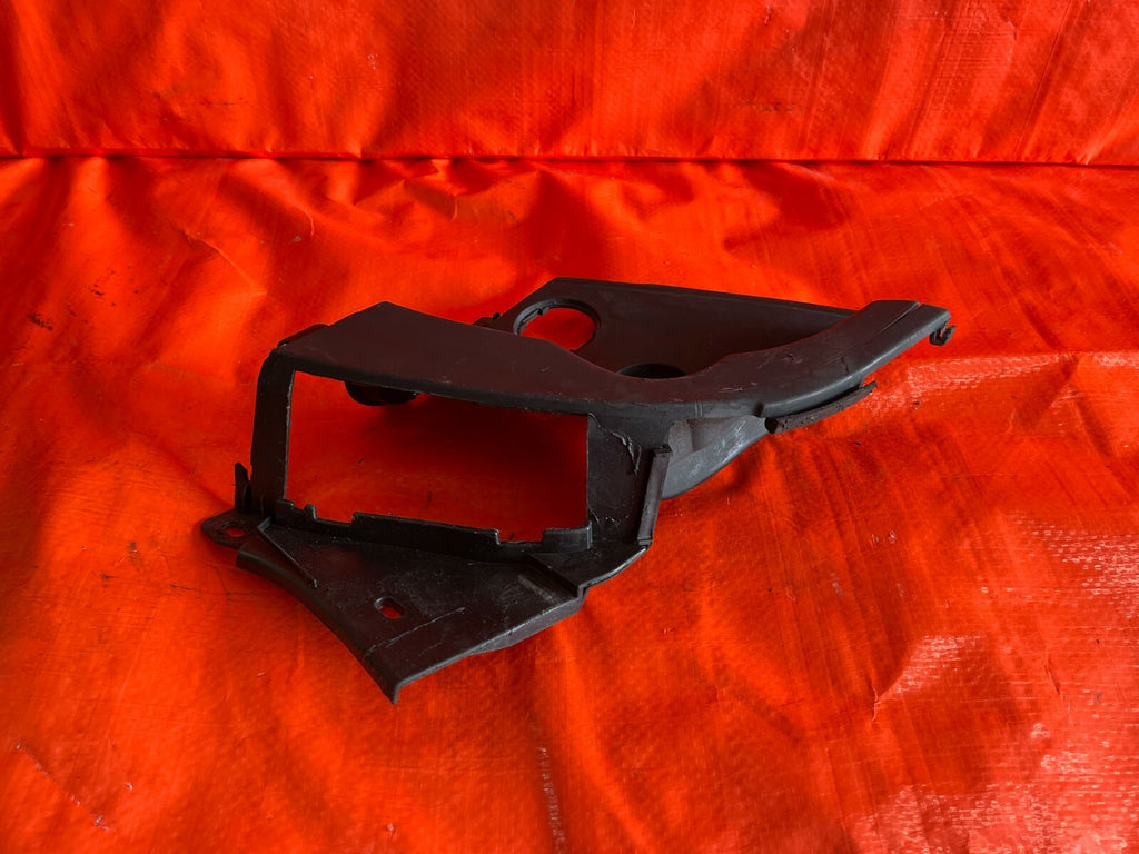 06 11 HONDA CIVIC   4 DOOR SEDAN   DRIVER LEFT FRONT WIPER COWL TRIM   OEM0
