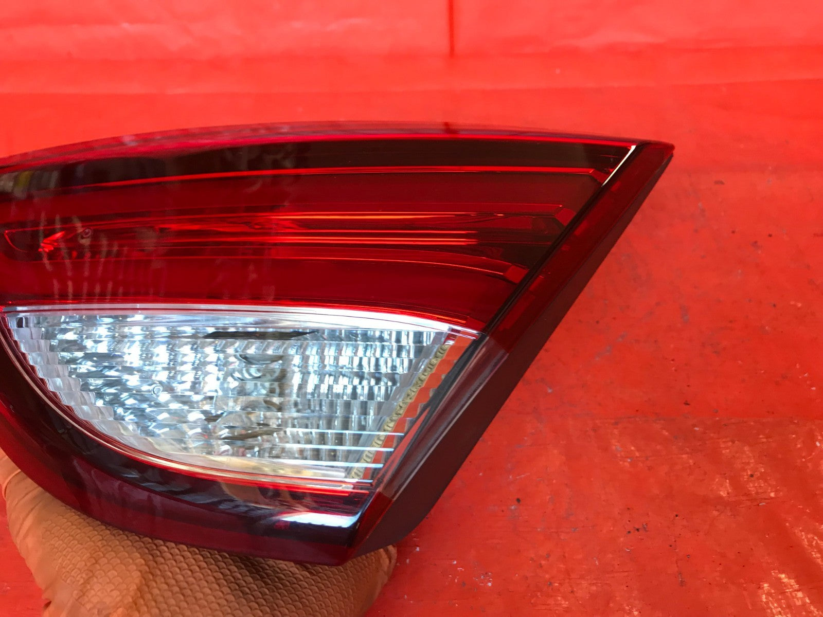 OEM 2015 2016 2017 CHRYSLER 200 PASSENGER RIGHT INNER TRUNK TAIL LIGHT LAMP1
