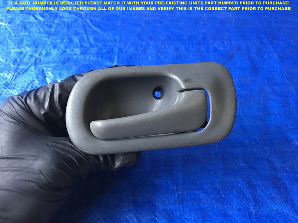 OEM 1996 1998 HONDA CIVIC SEDAN PASSENGER RIGHT REAR INTERIOR DOOR HANDLE   0