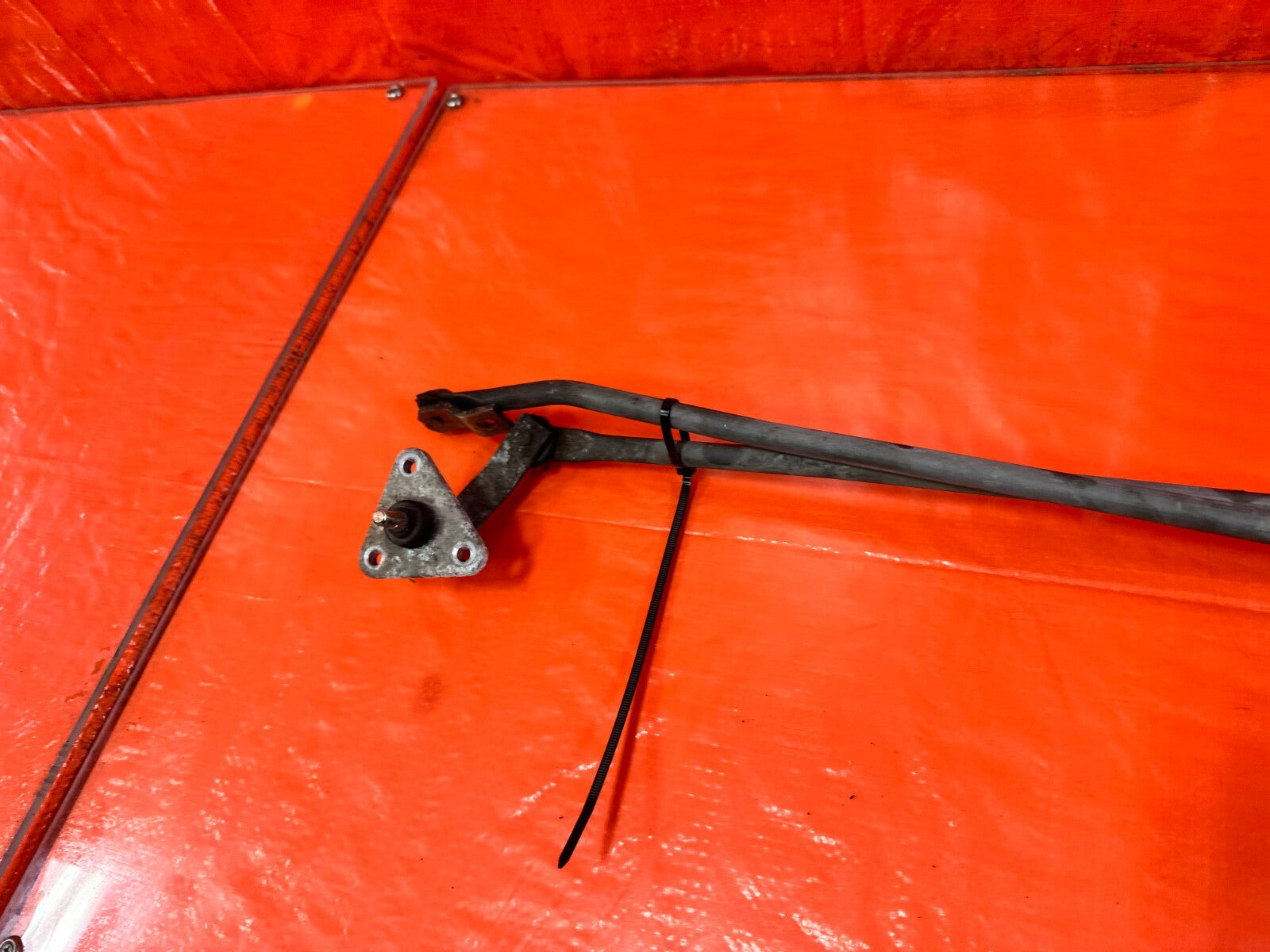 88 91 HONDA CRX   WINDSHIELD WIPER MOTOR LINKAGE   OEM FACTORY #2775