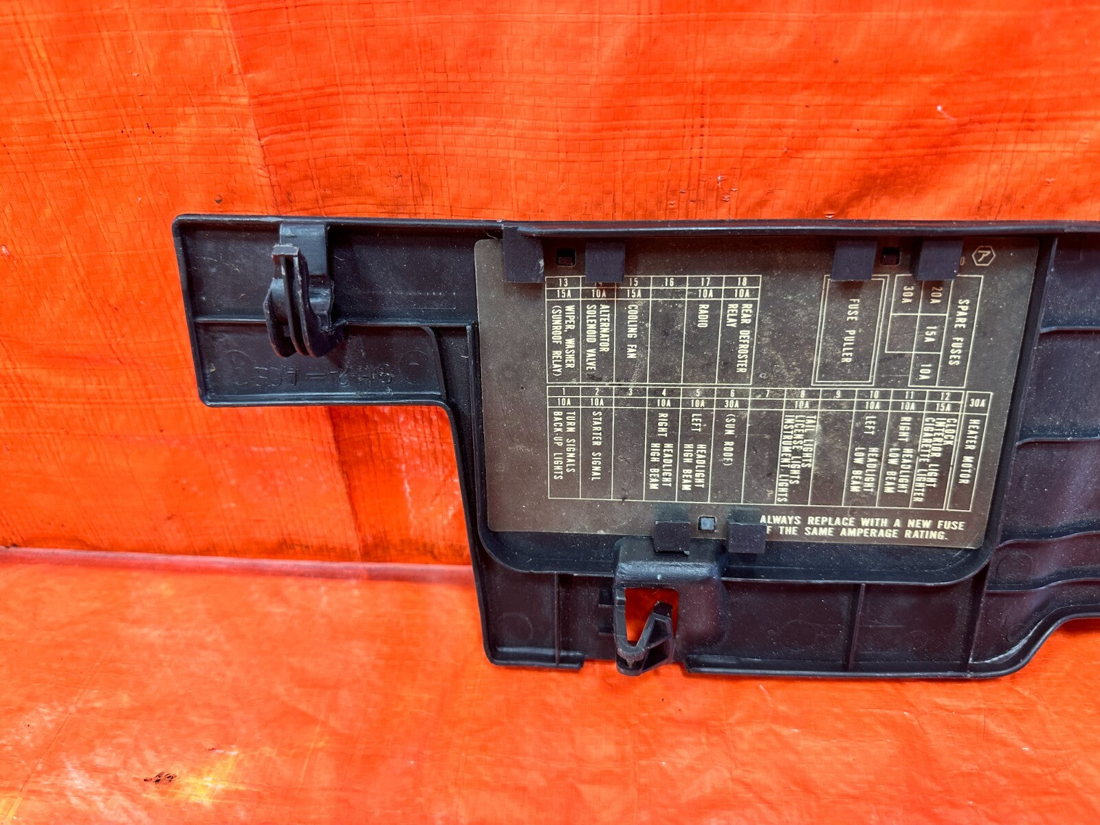 88 91 HONDA CRX DX HF   UNDER STEERING COLUMN KNEE TRIM W/ FUSE BOX DIAGRAM #2771