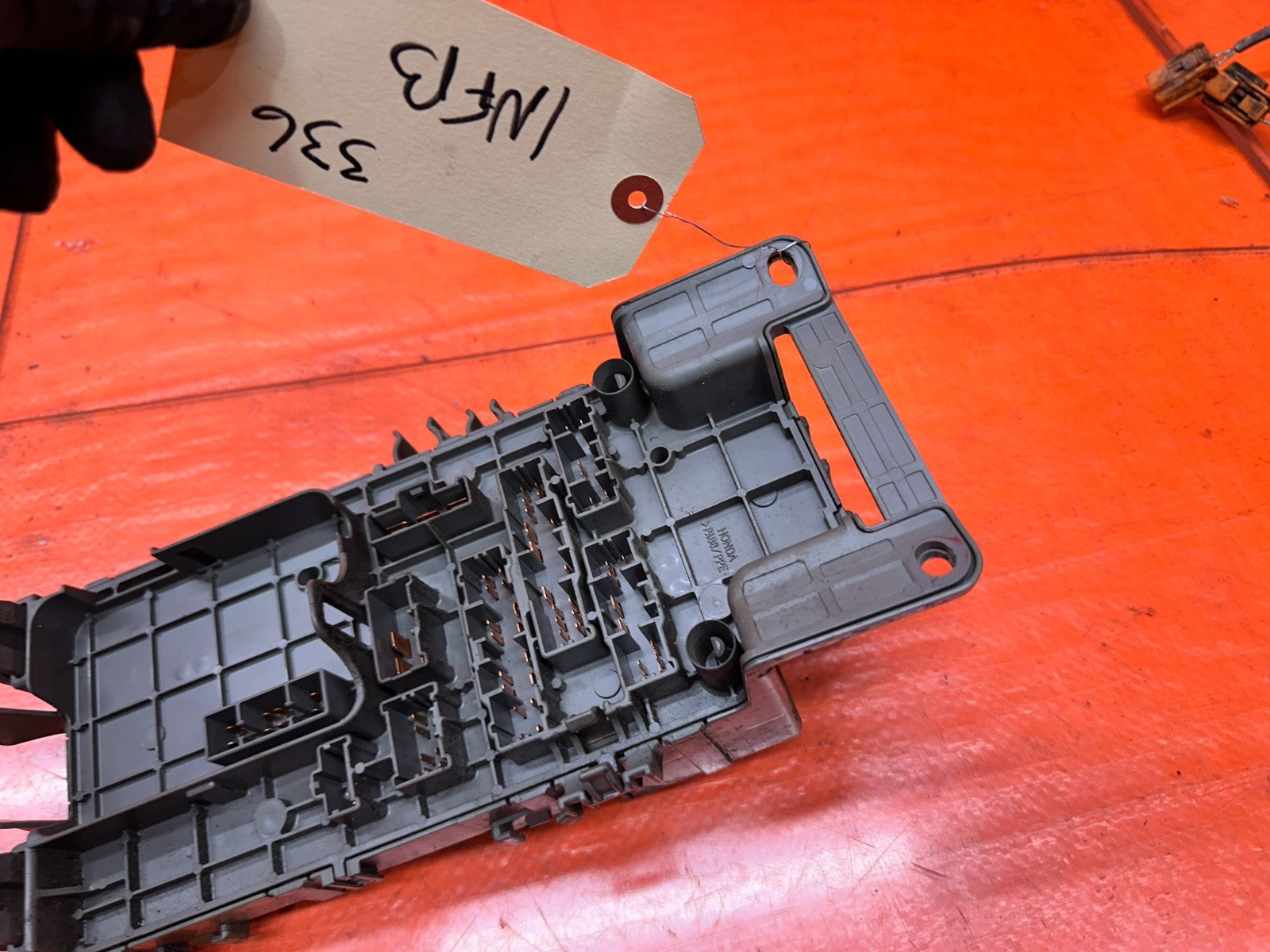 97 01 HONDA PRELUDE 2.2L INTERIOR CABIN UNDER DASH RELAY FUSE BOX BLOCK #33611
