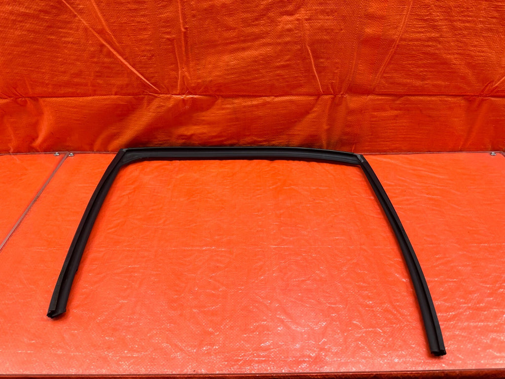 04 08 ACURA TSX   DRIVER LEFT REAR WINDOW GLASS RUN CHANNEL   OEM #2056