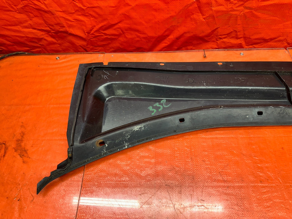 92 96 HONDA PRELUDE FRONT WINDSHIELD WIPER COWL OEM #33212
