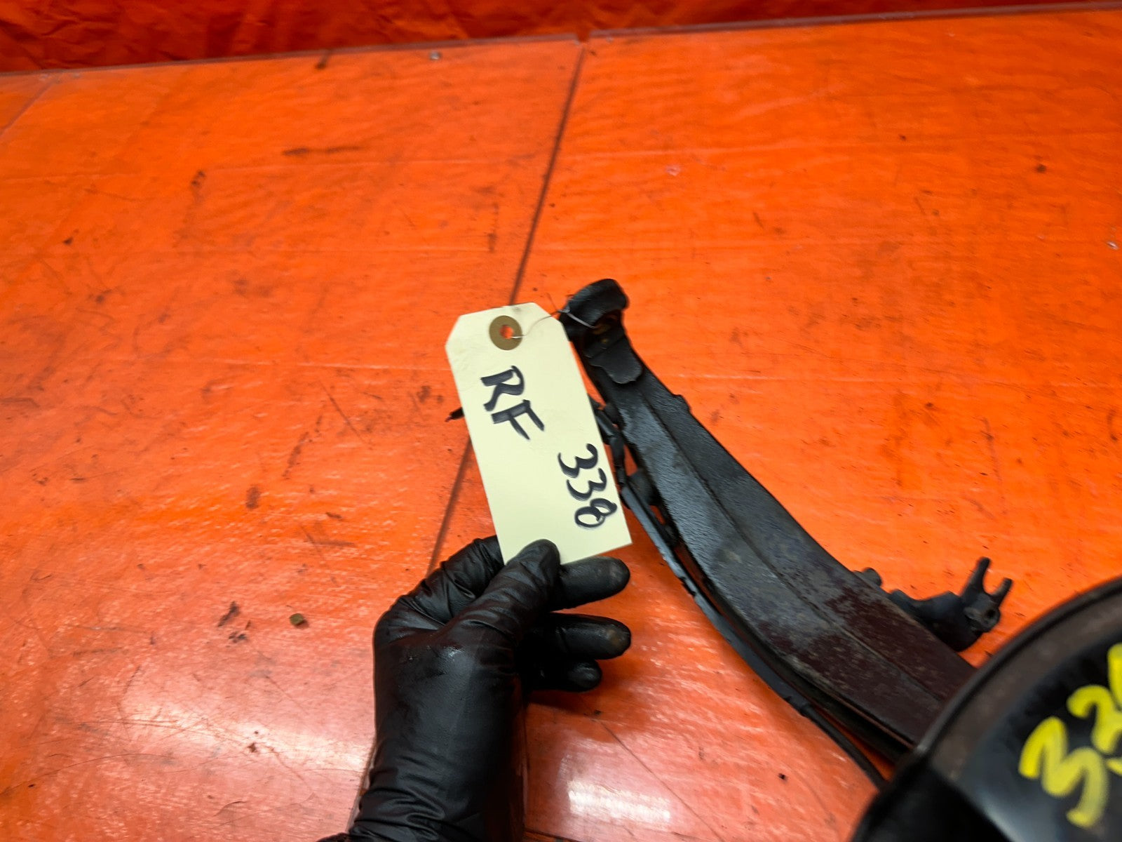 04-05 ACURA TSX 2.4L FRONT RIGHT PASSENGER SPINDLE KNUCKLE HUB OEM #33812