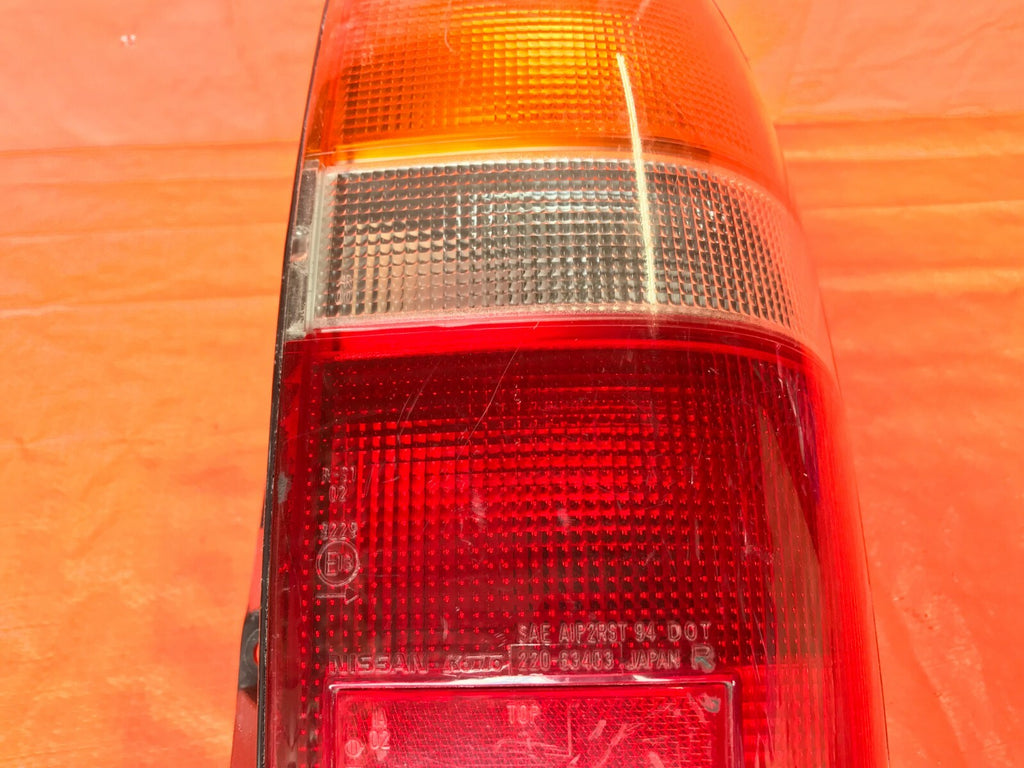 OEM 1996 1997 1998 NISSAN PATHFINDER PASSENGER RIGHT TAIL LIGHT LAMP 96 97 982