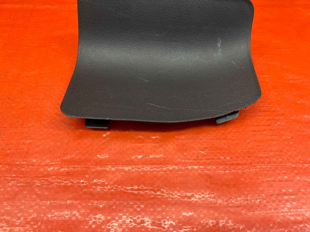 02 05 HONDA CIVIC SI EP3 HATCHBACK   TAIL LIGHT TRIM PLASTIC COVER RIGHT OEM 1764