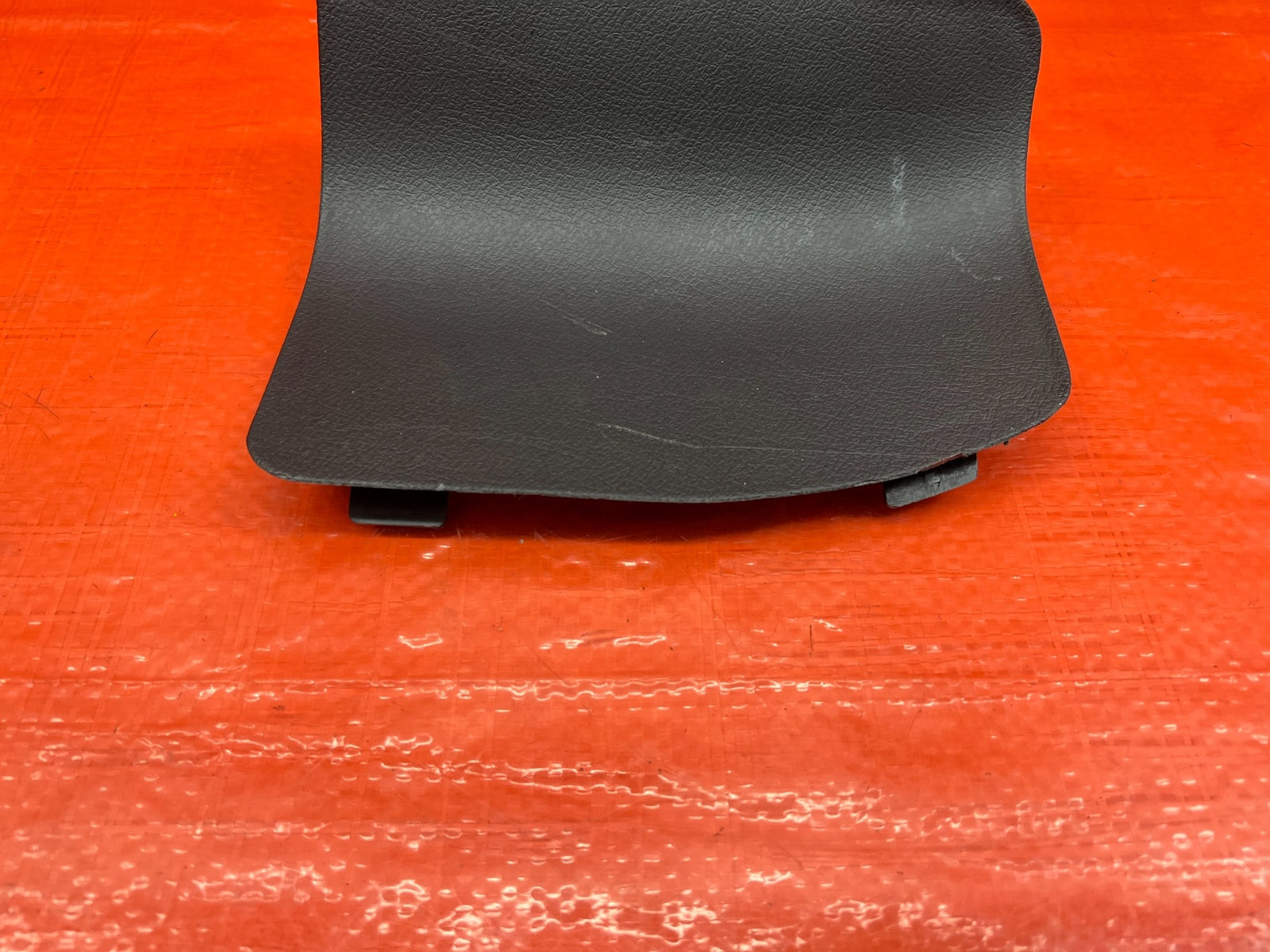 02 05 HONDA CIVIC SI EP3 HATCHBACK   TAIL LIGHT TRIM PLASTIC COVER RIGHT OEM 1764