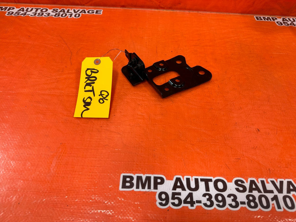 14 20 INFINITI Q50 & 17 20 Q60   HOOD LATCH BRACKET RIGHT   OEM FACTORY OE #Q60