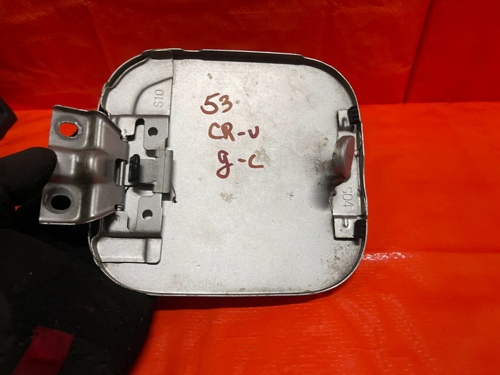 97 01 HONDA CR V CRV   GASOLINE GAS FUEL LID COVER TRIM   SILVER COLOR   OEM OE5