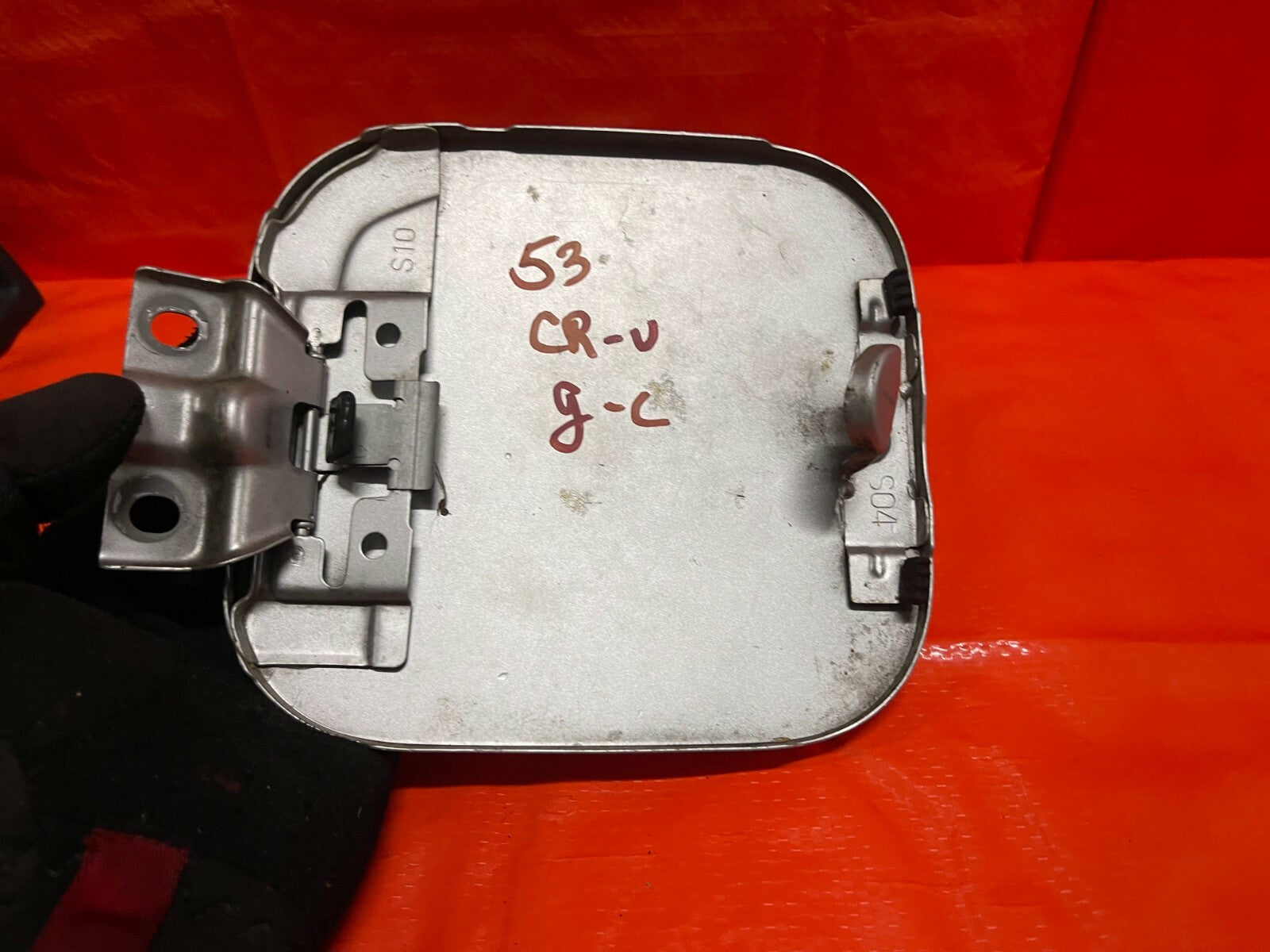 97 01 HONDA CR V CRV   GASOLINE GAS FUEL LID COVER TRIM   SILVER COLOR   OEM OE5