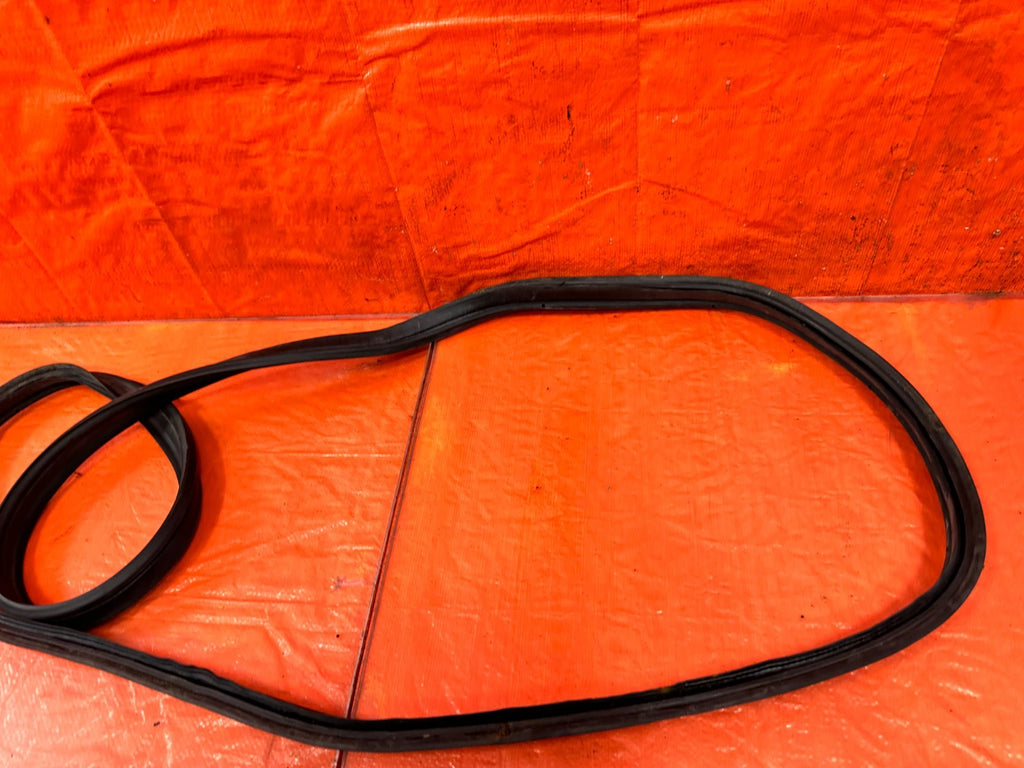 10 16 HYUNDAI GENESIS COUPE TRUNK WEATHER STRIP TRIM GASKET LINER LINING OEM 3183