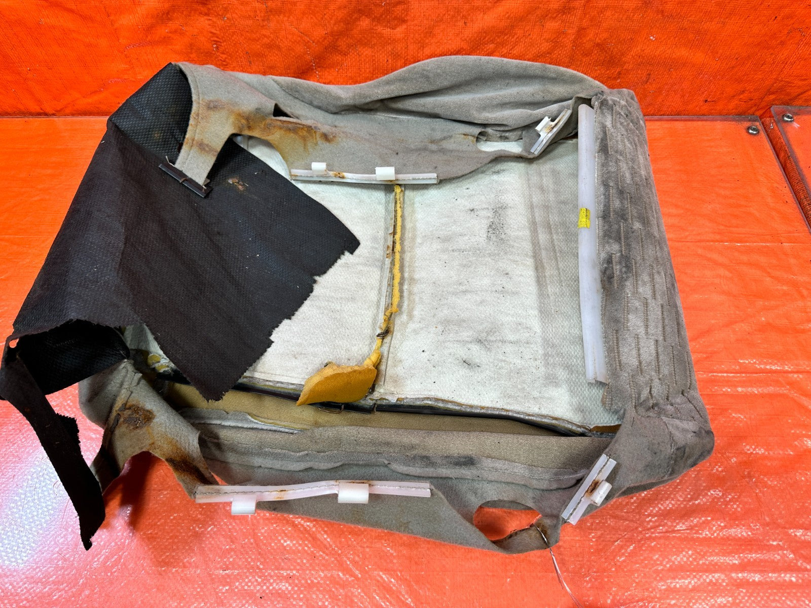 97 01 HONDA PRELUDE PASSENGER RIGHT FRONT LOWER SEAT SKIN WRAP  TAN OEM 32311