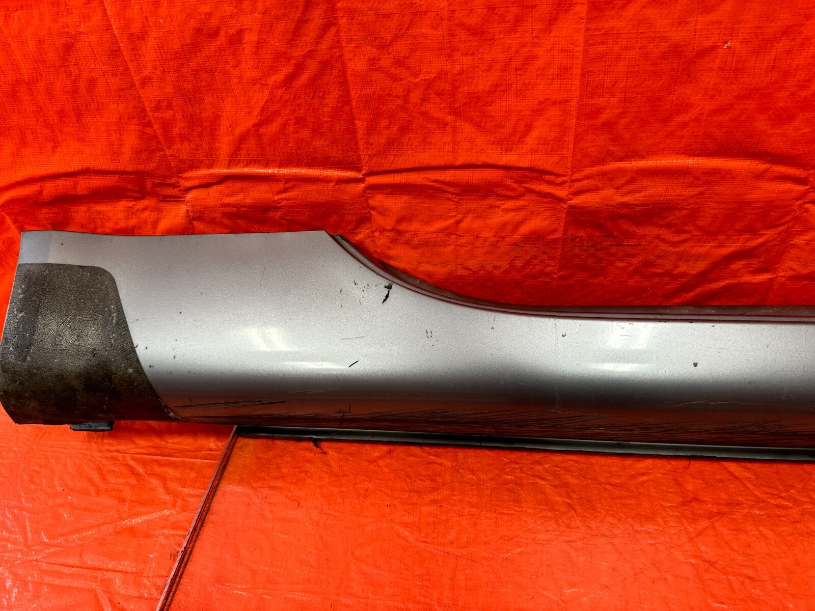 03 09 NISSAN 350Z   SIDE SKIRT ROCKER MOLDING TRIM   RIGHT SIDE   OEM #2629