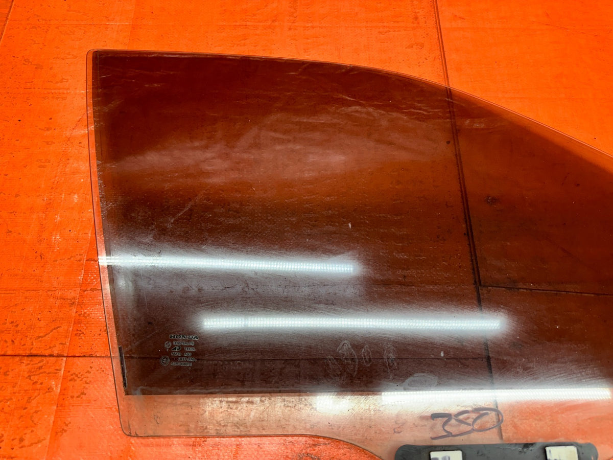 96-00 HONDA CIVIC 4D SEDAN LEFT DRIVER FRONT DOOR WINDOW GLASS PANEL OEM #35010