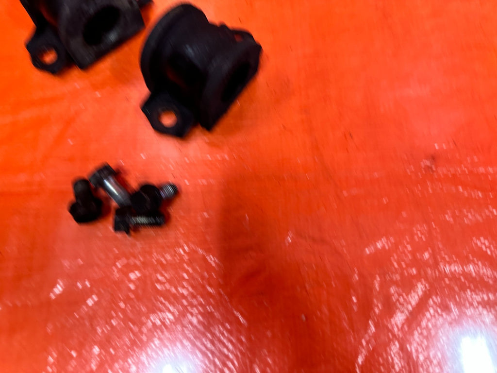 04 08 ACURA TSX   FRONT SWAY BAR BUSHINGS AND BRACKETS   OEM FACTORY #3225
