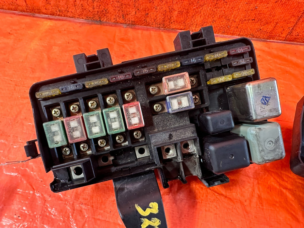 97 98 HONDA PRELUDE BASE & SH EXTERIOR UNDER HOOD ENGINE BAY FUSE BOX   OEM #3233