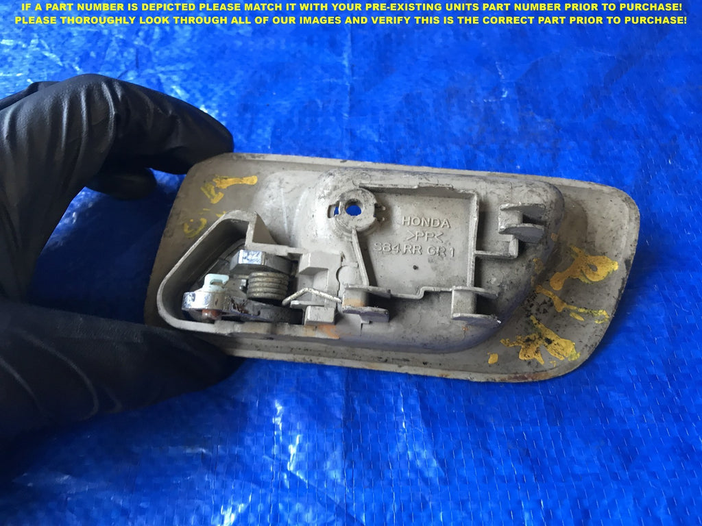 OEM 1998 1999 00 HONDA ACCORD SEDAN PASSENGER REAR RIGHT INTERIOR DOOR HANDLE  1