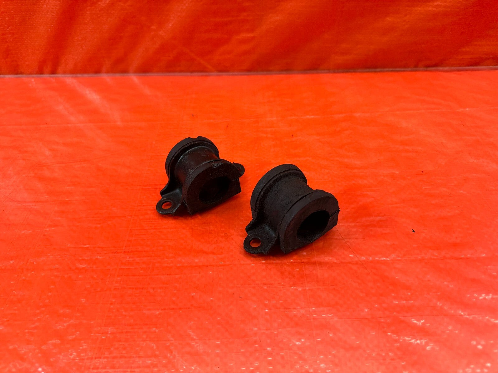 97 01 HONDA CR V CRV   FRONT SWAY BAR BRACKET SET W/ BUSHOMGS   OEM #CRV0