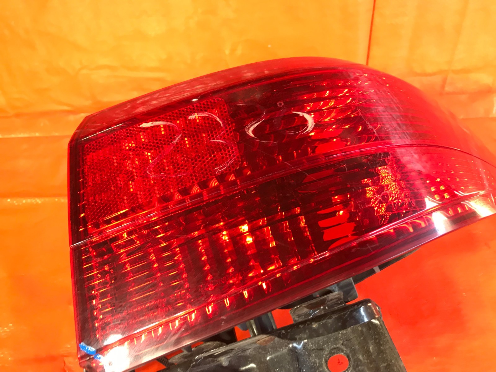 OEM 2004 04 HONDA ACCORD SEDAN PASSENGER RIGHT OUTER TAIL LIGHT LAMP   ALL RED3